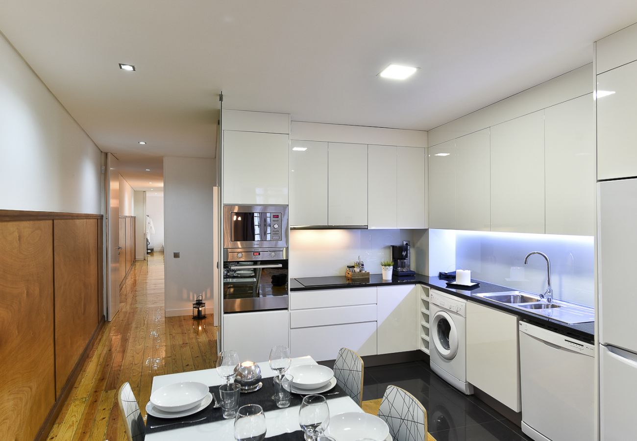Apartamento em Porto - Apartamento 4 Quartos, Equipado, Centro do Porto [SB7]