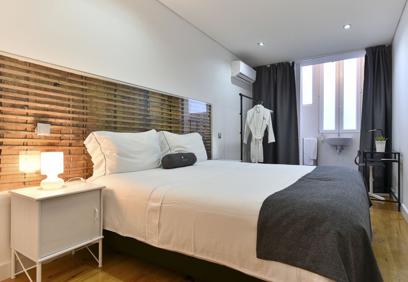 Apartamento em Porto - Apartamento 4 Quartos, Equipado, Centro do Porto [SB7]