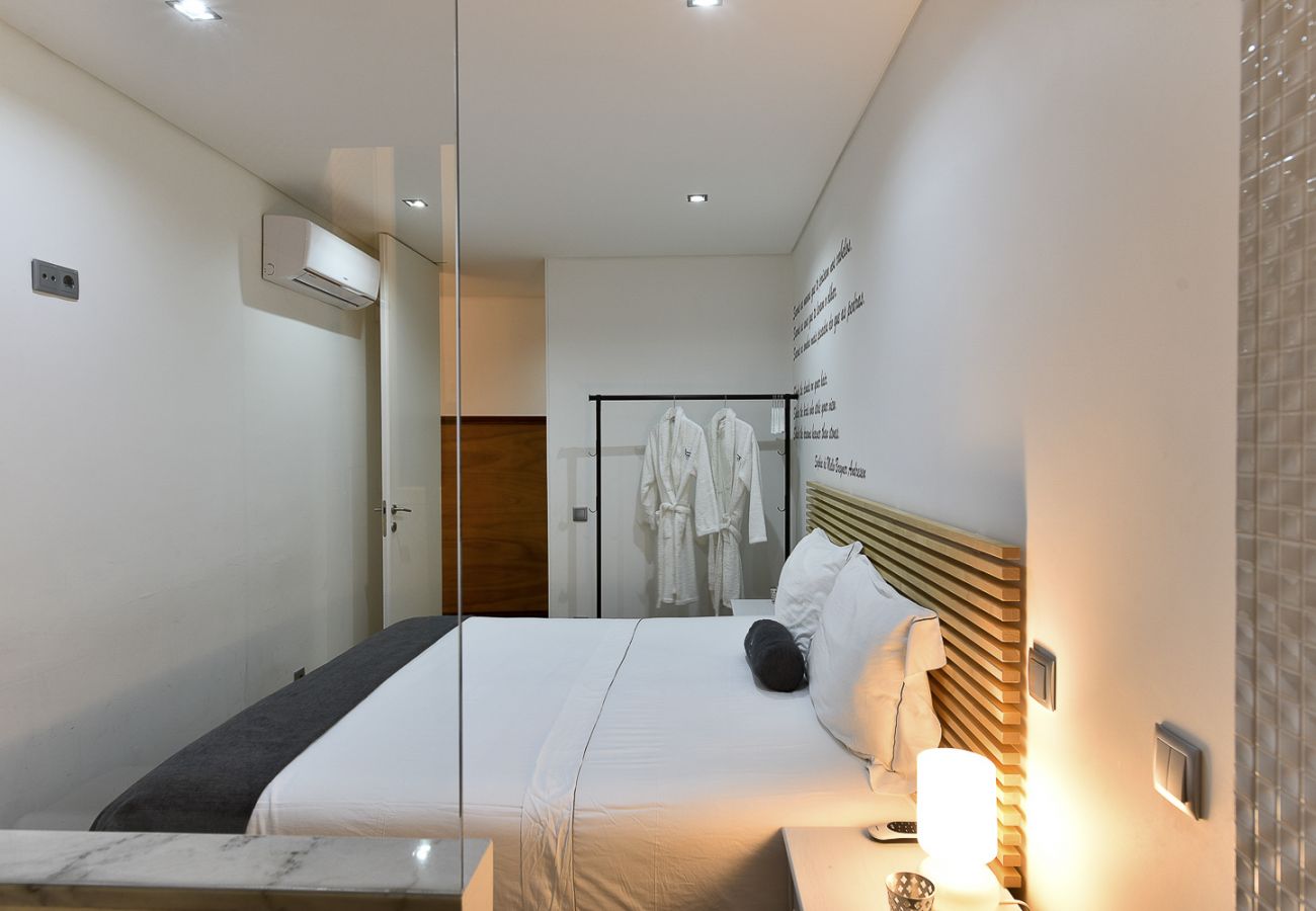 Apartamento em Porto - Apartamento 4 Quartos, Equipado, Centro do Porto [SB7]