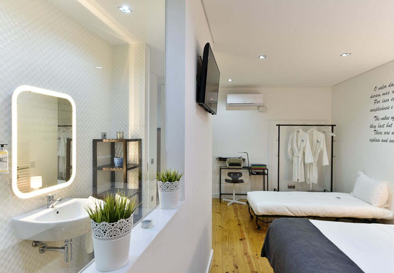 Apartamento em Porto - Apartamento 4 Quartos, Equipado, Centro do Porto [SB7]