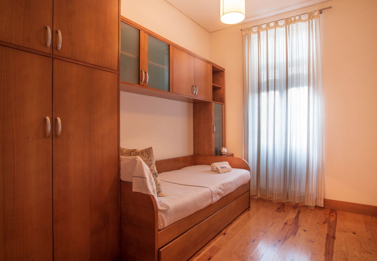 Apartamento em Porto - Apartamento com 4 quartos perto do Pólo Universitário [VF]