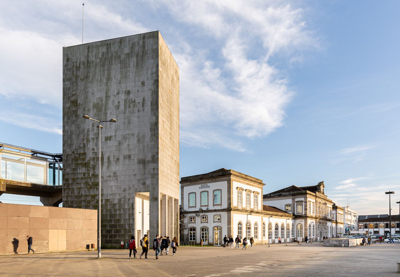 Apartamento em Porto - Apartamento Moderno, Estação Campanha [PB2]