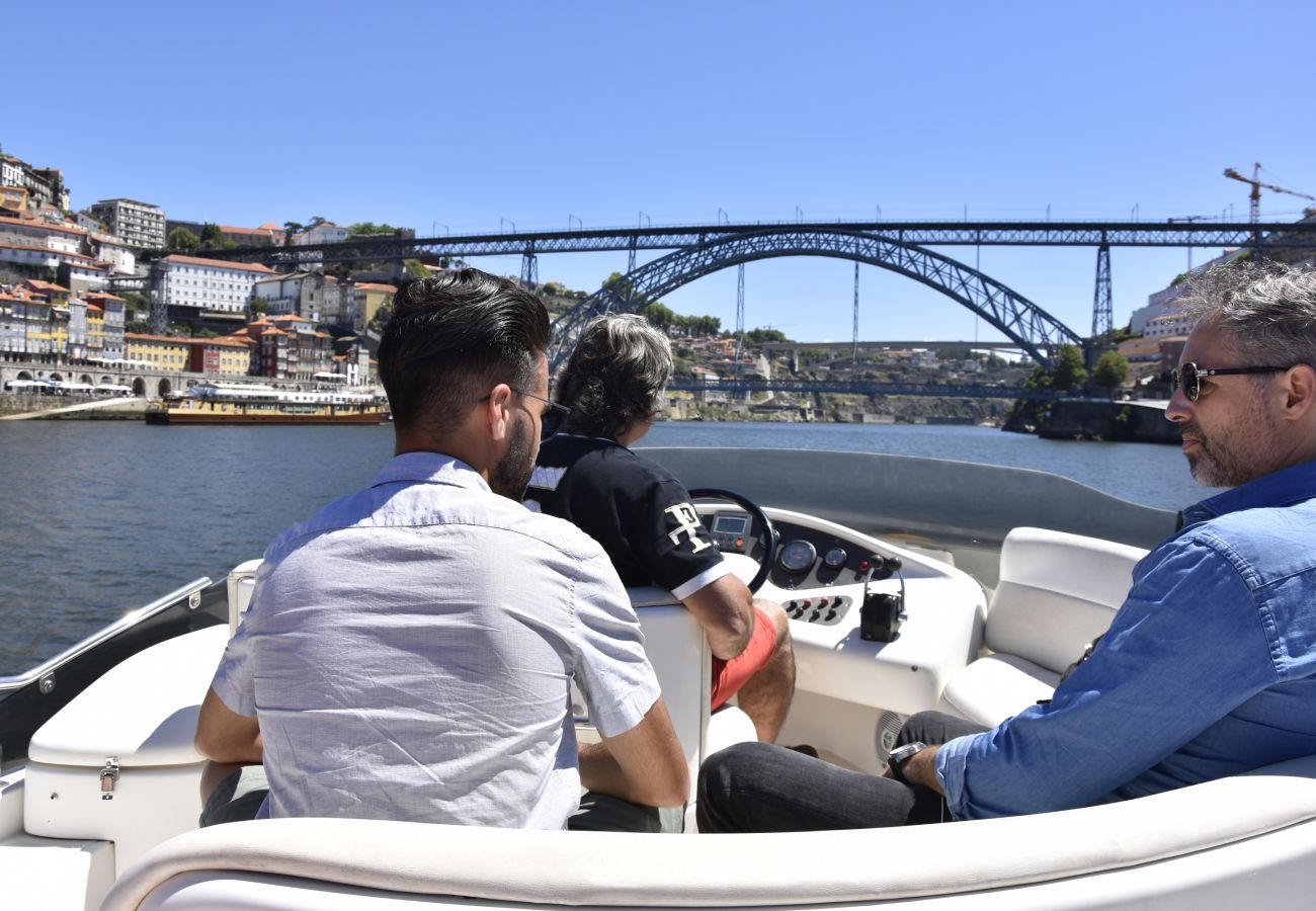 Barco em Vila Nova de Gaia - Night on Board Luxury Yacht