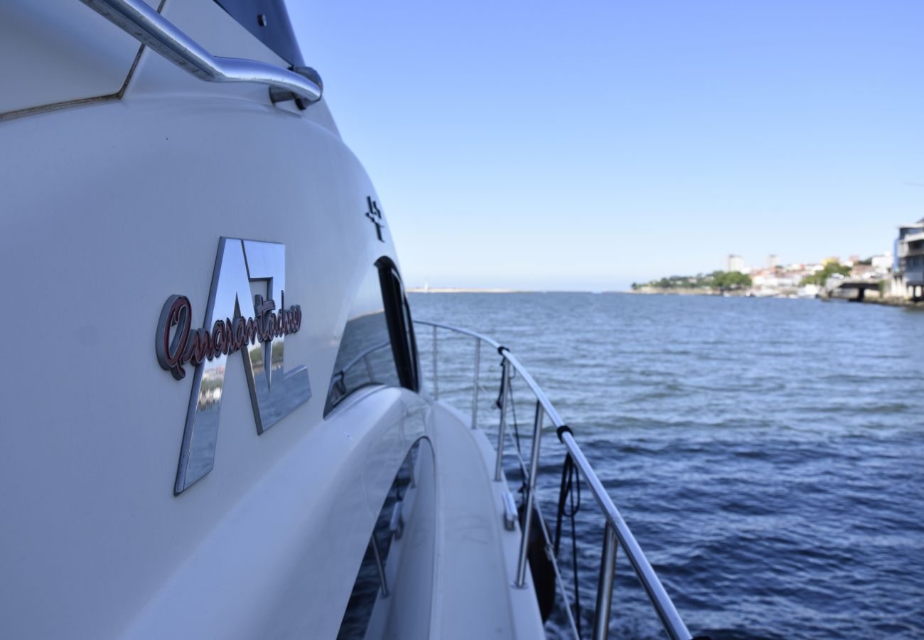 Barco em Vila Nova de Gaia - Night on Board Luxury Yacht