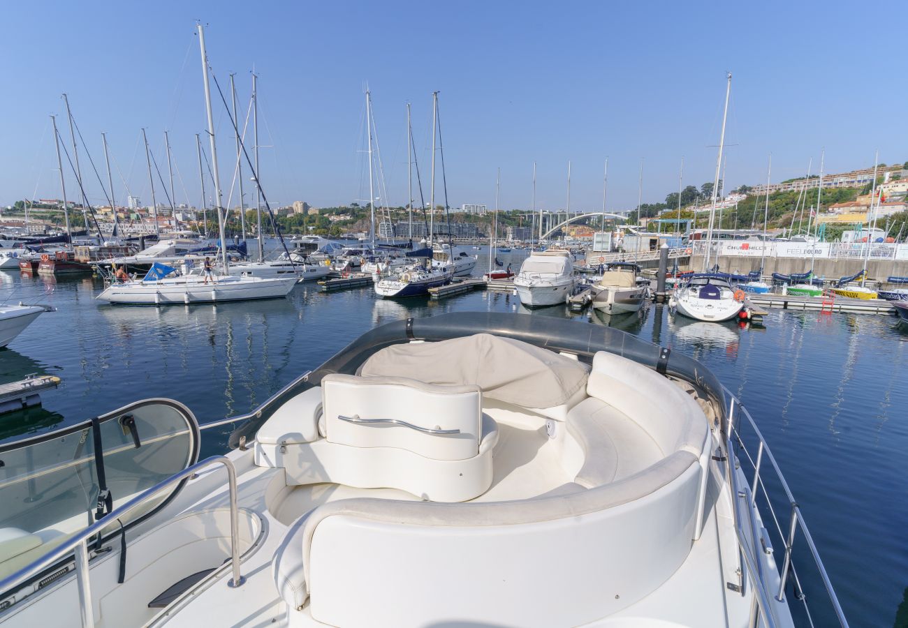 Barco em Vila Nova de Gaia - Night on Board Luxury Yacht