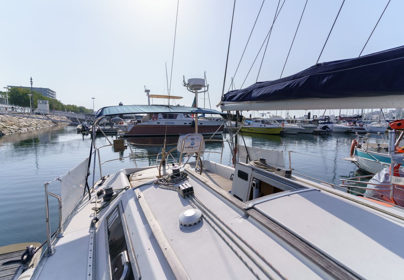 Barco em Vila Nova de Gaia - Night on Board Sailboat Experience