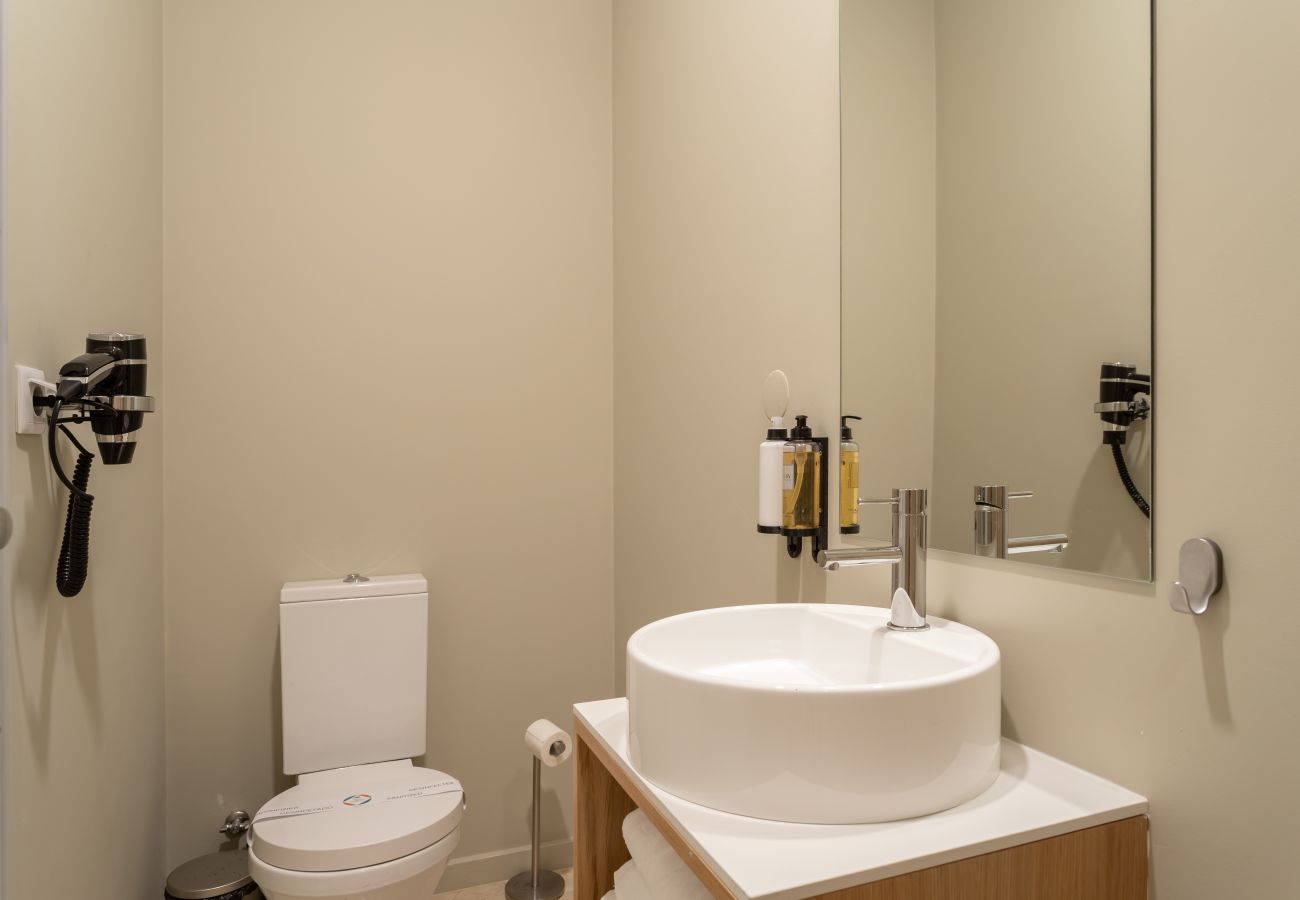 Quarto em Lisboa - Lapa Diplomatic Suite 0.6 by Feel Lisboa