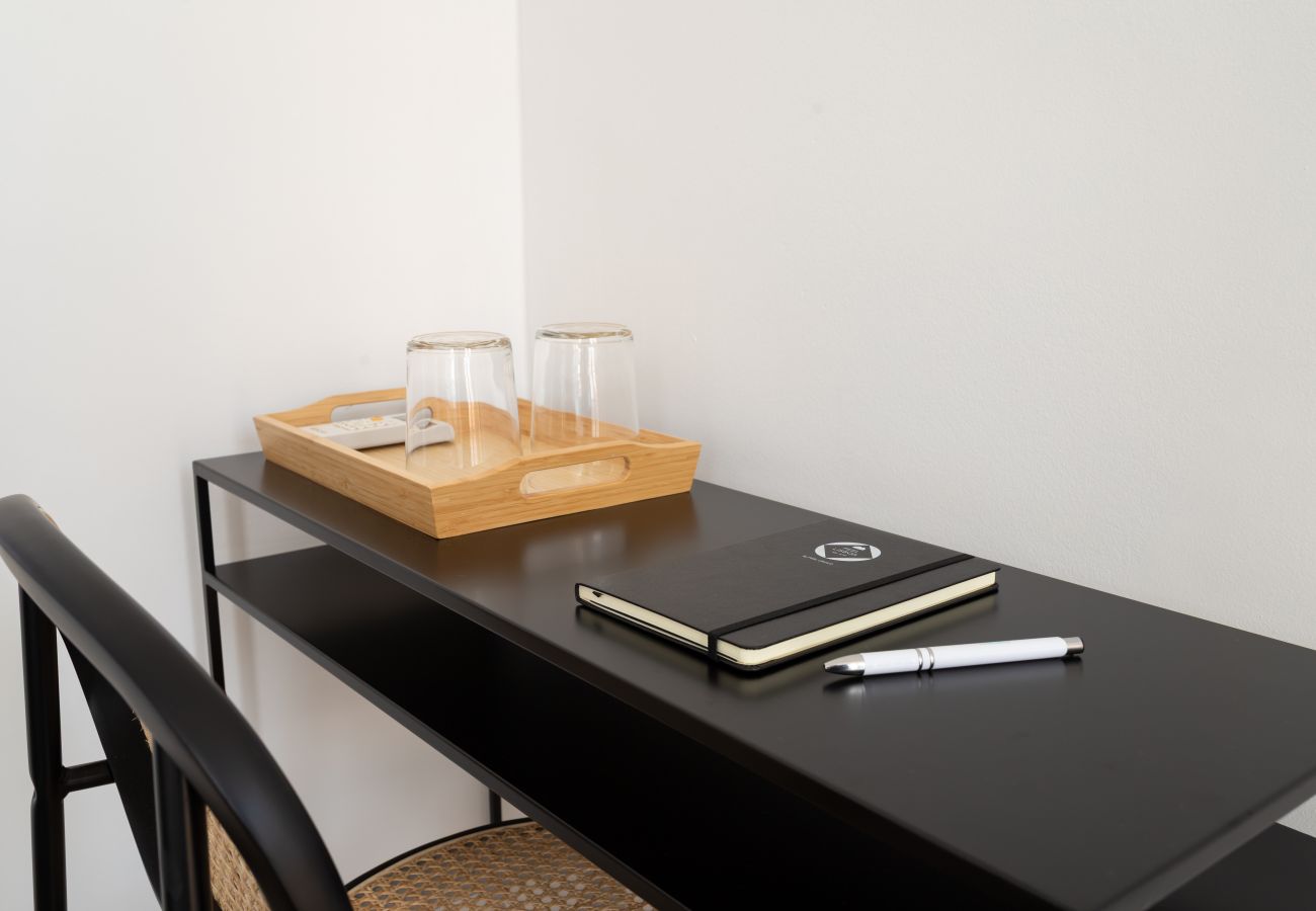 Quarto em Lisboa - Lapa Diplomatic Suite 1.3 by Feel Lisboa