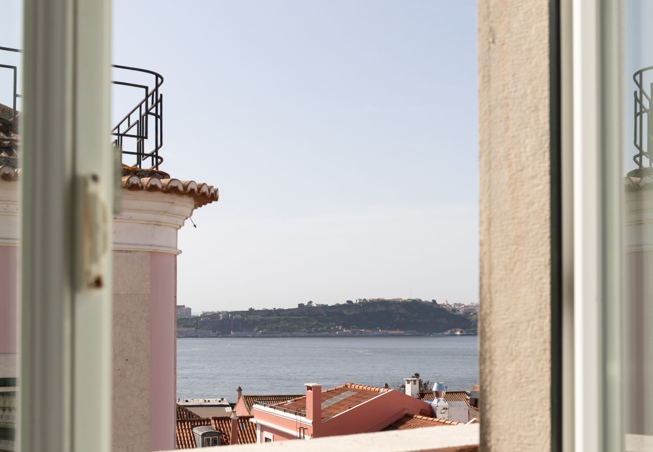 Quarto em Lisboa - Lapa Diplomatic Suite 2.3 by Feel Lisboa