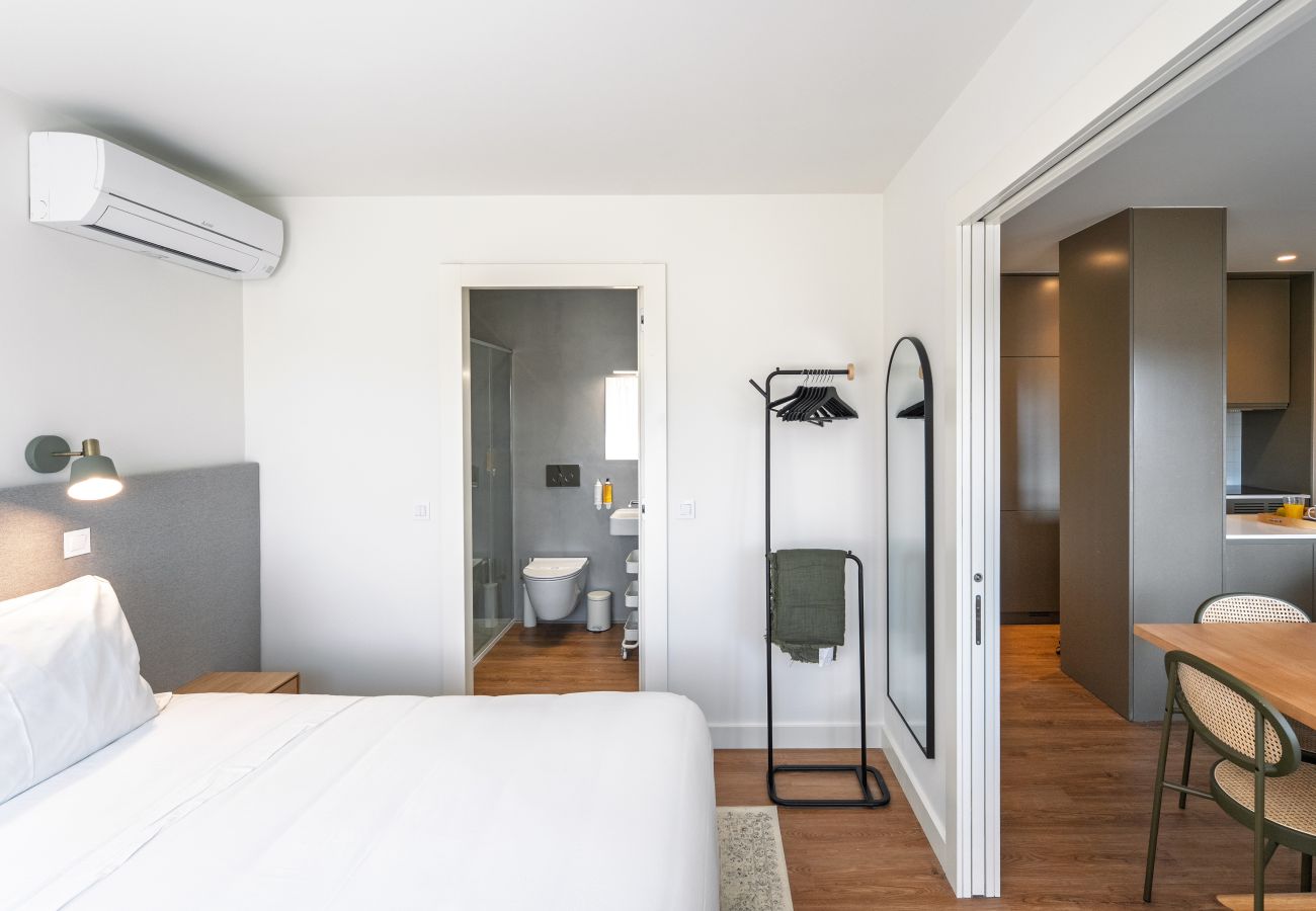 Ideal para férias, viagens de negócios ou estadias prolongadas, com ambiente tranquilo e funcional