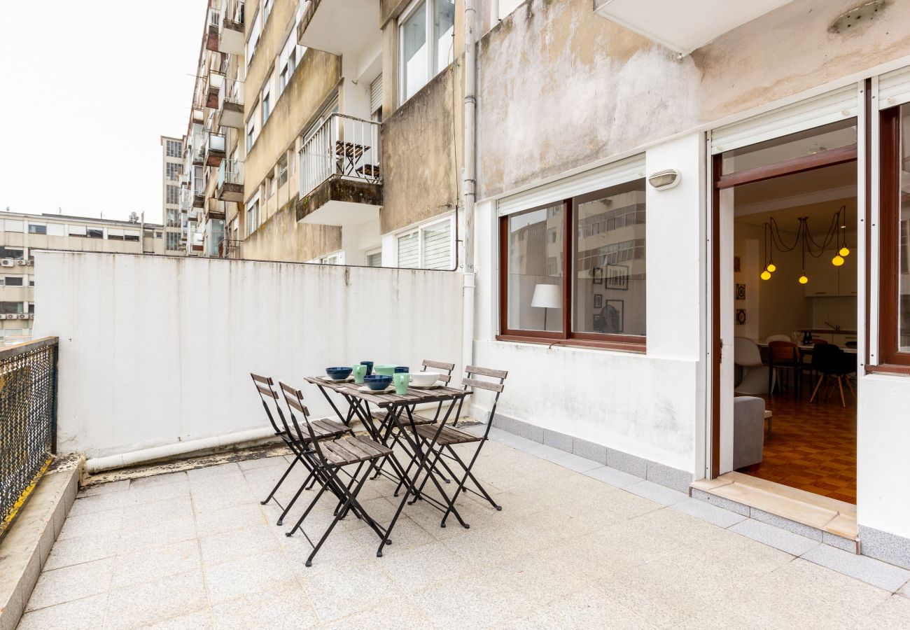 Wohnung in Porto - 2 Bedroom Apartment, Furnished, Terrace [STII]