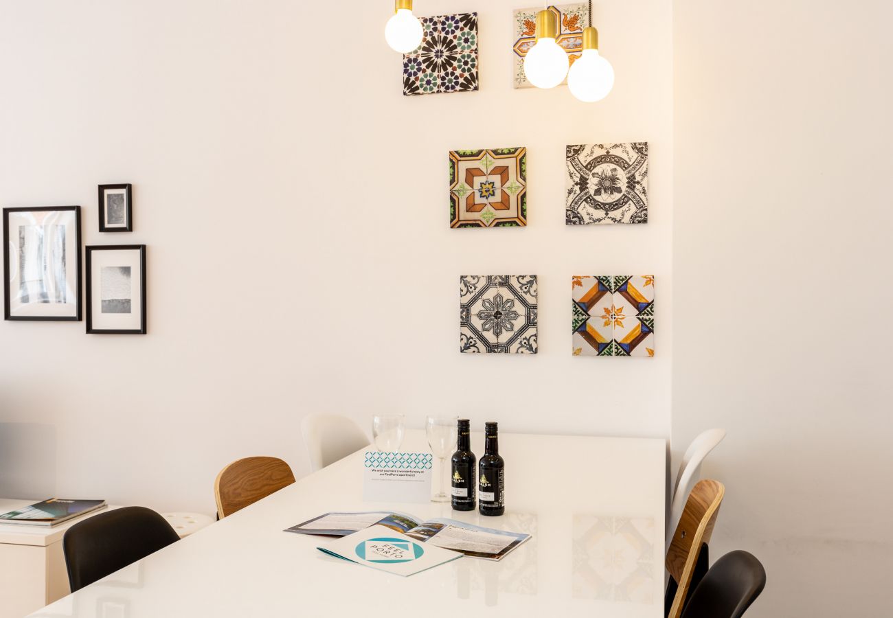Ferienwohnung in Porto - 2 Bedroom Apartment, Furnished, Terrace [STII]