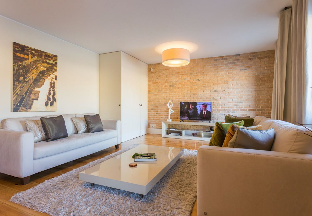 Ferienwohnung in Vila Nova de Gaia - 3 Bedroom Apartment, view over Douro River [DT]