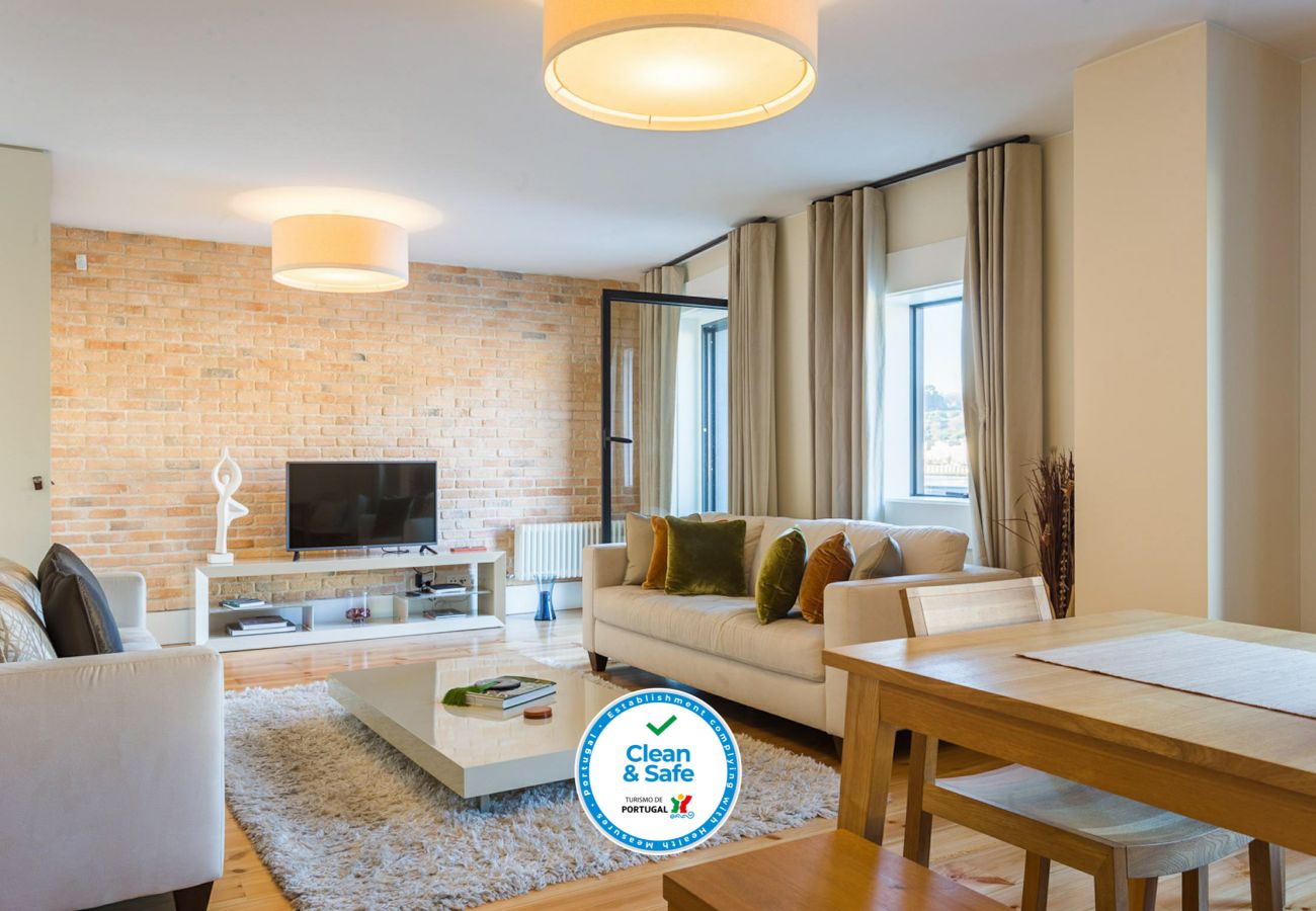 Ferienwohnung in Vila Nova de Gaia - 3 Bedroom Apartment, view over Douro River [DT]