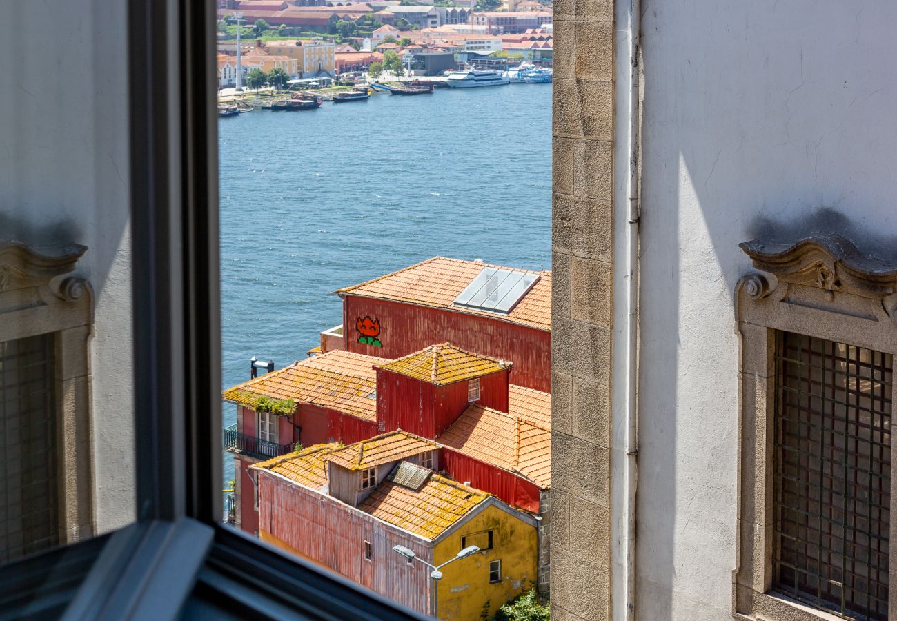 Ferienwohnung in Porto - 1 Bedroom Apartment, view over Douro River [COD2.1/2]