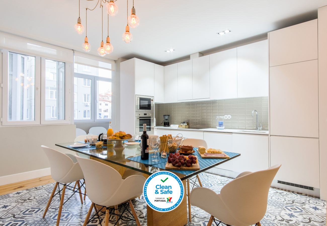 Ferienwohnung in Porto - 3 Bedroom Apartment, Near Metro Station [SB8]