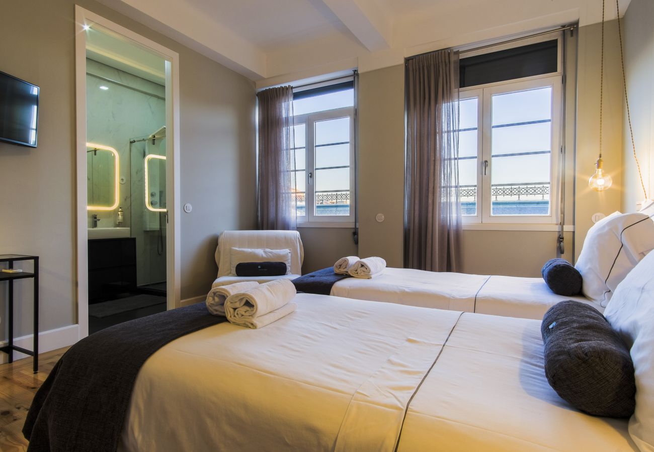 Ferienwohnung in Porto - 3 Bedroom Apartment, Near Metro Station [SB8]