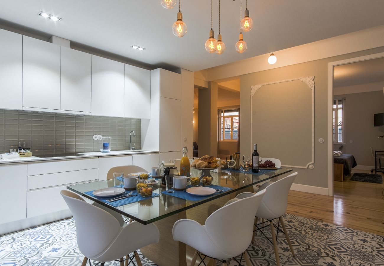 Ferienwohnung in Porto - 3 Bedroom Apartment, Near Metro Station [SB8]