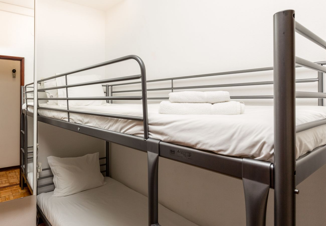 Ferienwohnung in Porto - 3 Bedroom Apartment in the center of Porto [STVI]