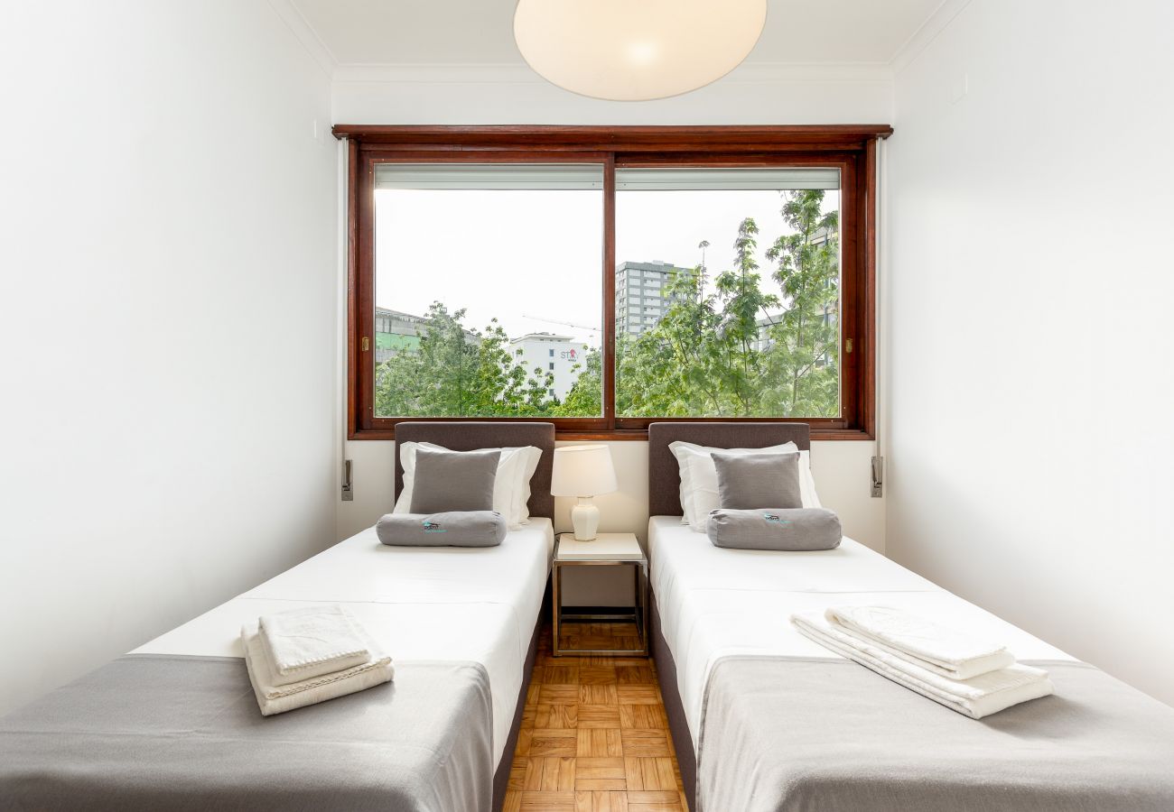 Ferienwohnung in Porto - 3 Bedroom Apartment in the center of Porto [STVI]