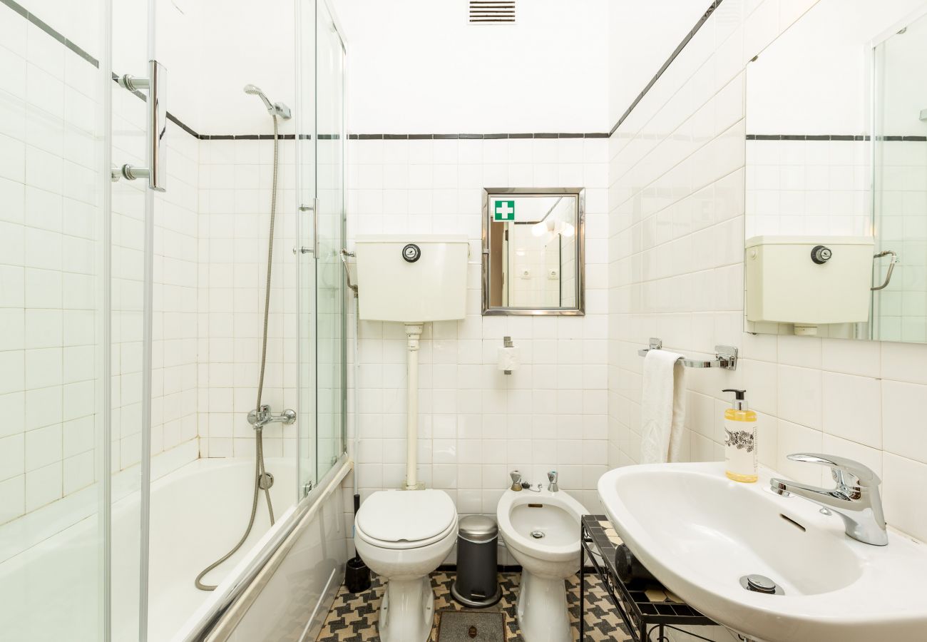 Ferienwohnung in Porto - 3 Bedroom Apartment in the center of Porto [STVI]