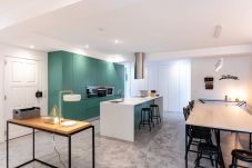Apartamento 'Feel Porto Pinot Townhouse' en el Centro de la Ciudad Apartamento de 5 habitaciones en el centro de la ciudad