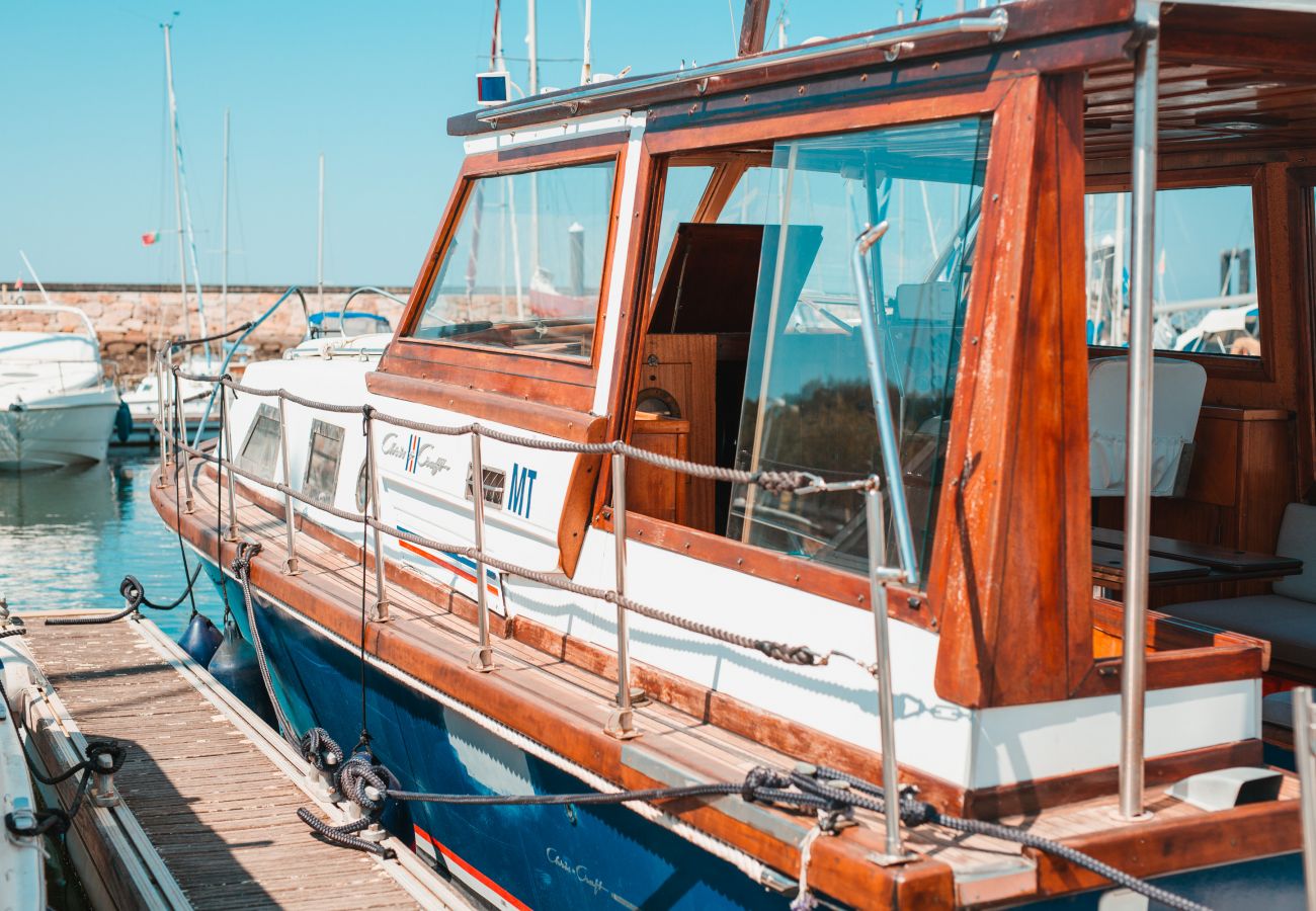 Boot in Vila Nova de Gaia - Night on Board Chris-Craft Douro Experience