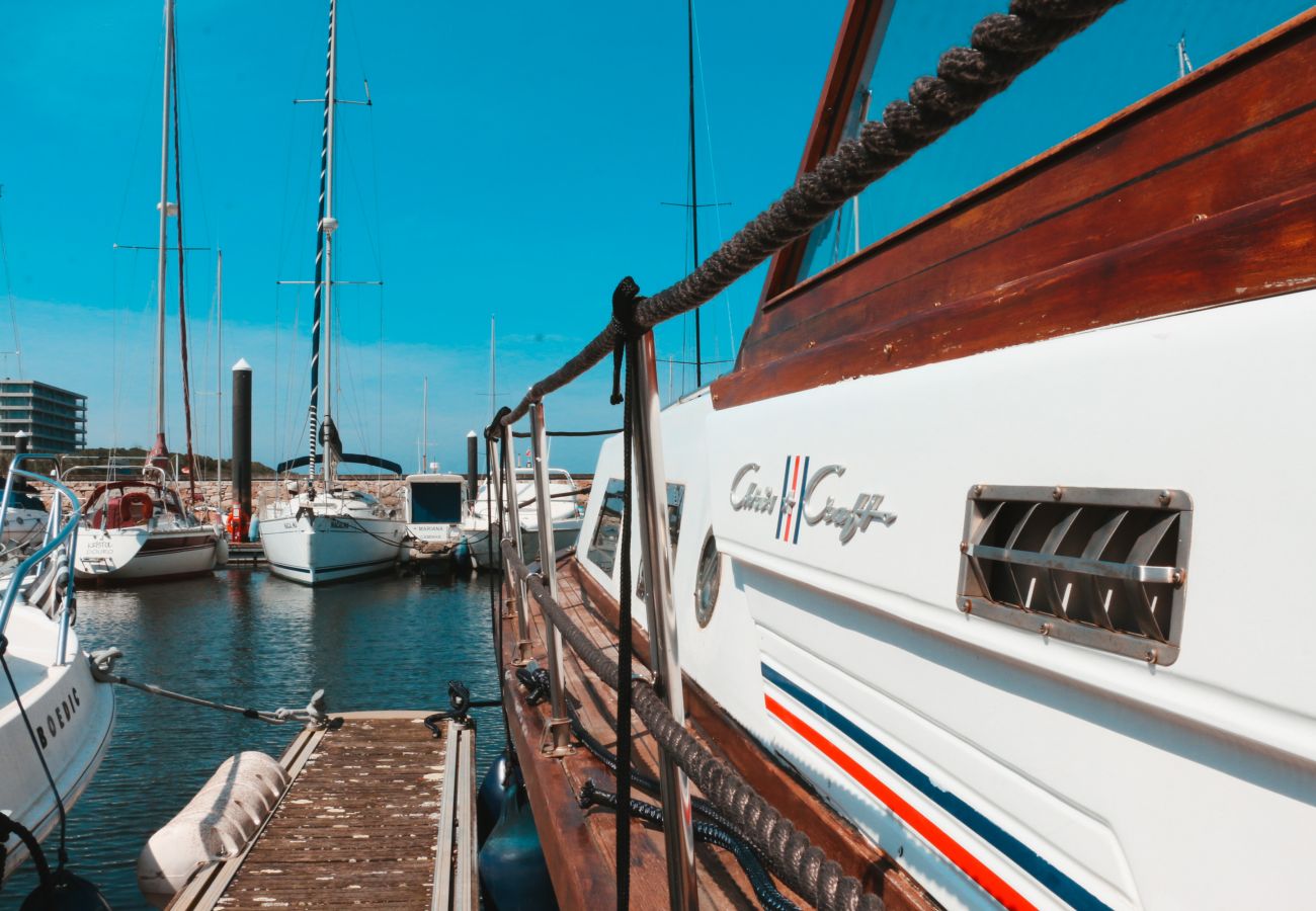 Boot in Vila Nova de Gaia - Night on Board Chris-Craft Douro Experience