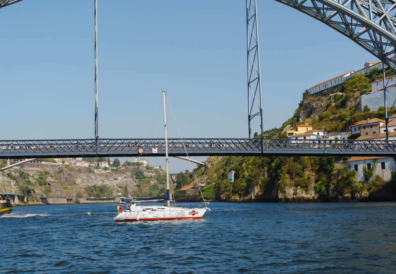 Boot in Vila Nova de Gaia - Night on Board Sailboat Experience