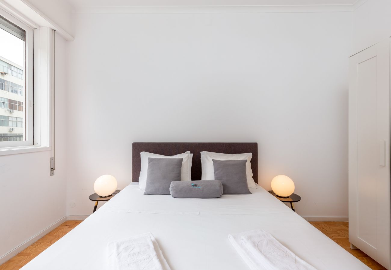 Apartment in Porto - 2 Bedroom Apartment, Furnished, Terrace [STII]