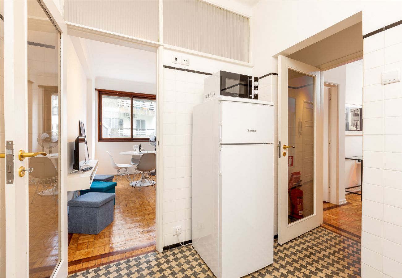 Apartment in Porto - 2 Bedroom Apartment, Equipped with Balcony [STIII]