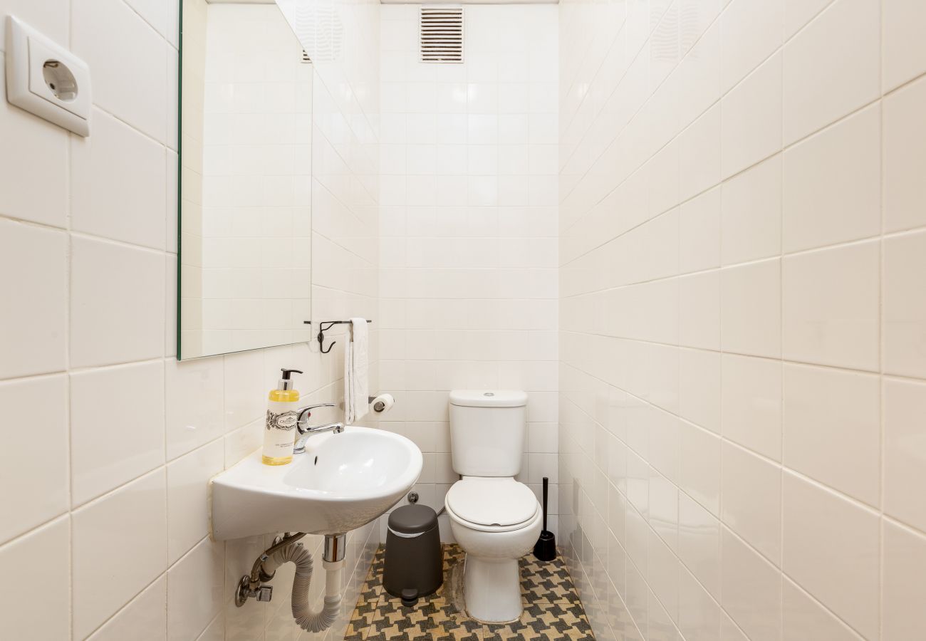 Apartment in Porto - 2 Bedroom Apartment, Equipped with Balcony [STIII]