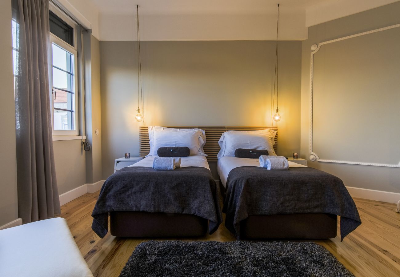 Apartment in Porto - 3 Bedroom Apartment, Near Metro Station [SB8]