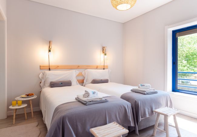 Apartment in Vila Nova de Gaia - Feel Porto Beach & Pool Getaway