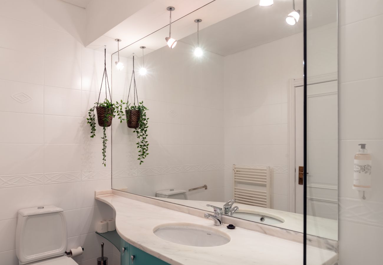 Apartment in Vila Nova de Gaia - Feel Porto Beach & Pool Getaway