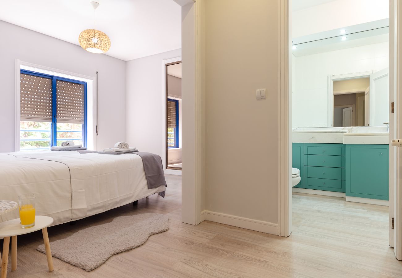 Apartment in Vila Nova de Gaia - Feel Porto Beach & Pool Getaway