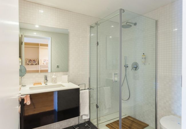 Apartment in Vila Nova de Gaia - Feel Porto River Senses Residence