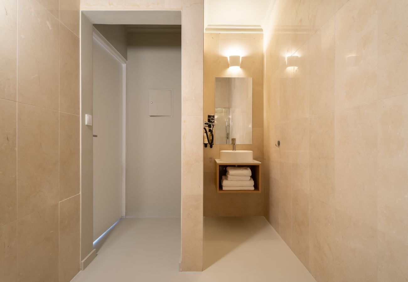 Studio in Lisbon - Lapa Diplomatic Flat 1.1 by Feel Lisboa