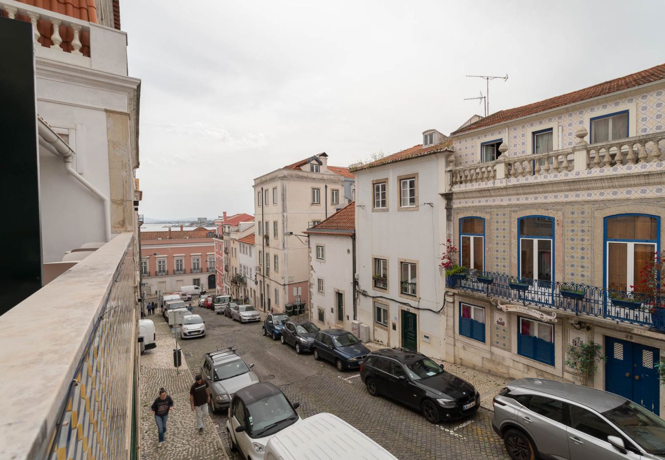 Studio in Lisbon - Lapa Diplomatic Flat 1.1 by Feel Lisboa