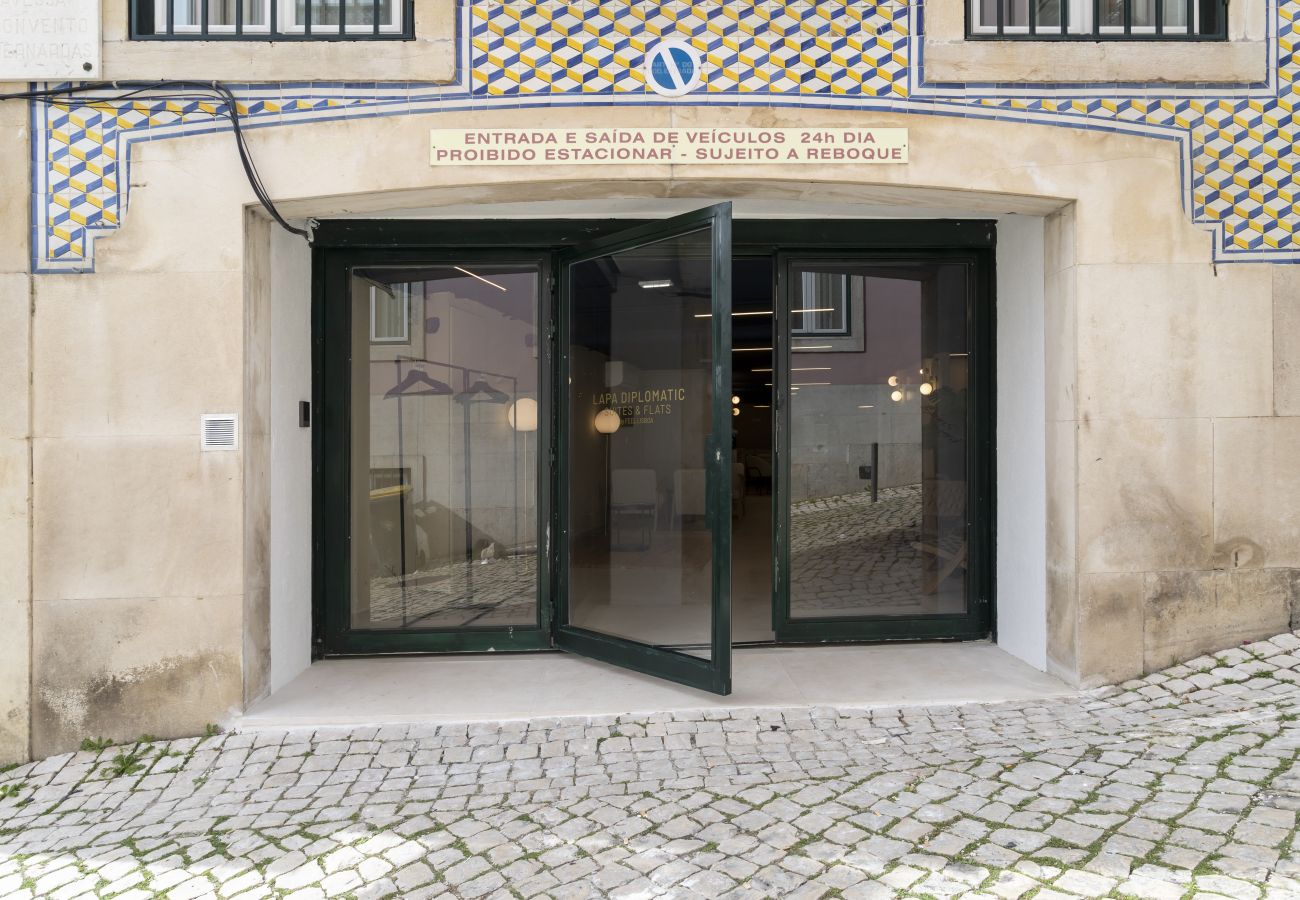 Studio in Lisbon - Lapa Diplomatic Flat 1.1 by Feel Lisboa