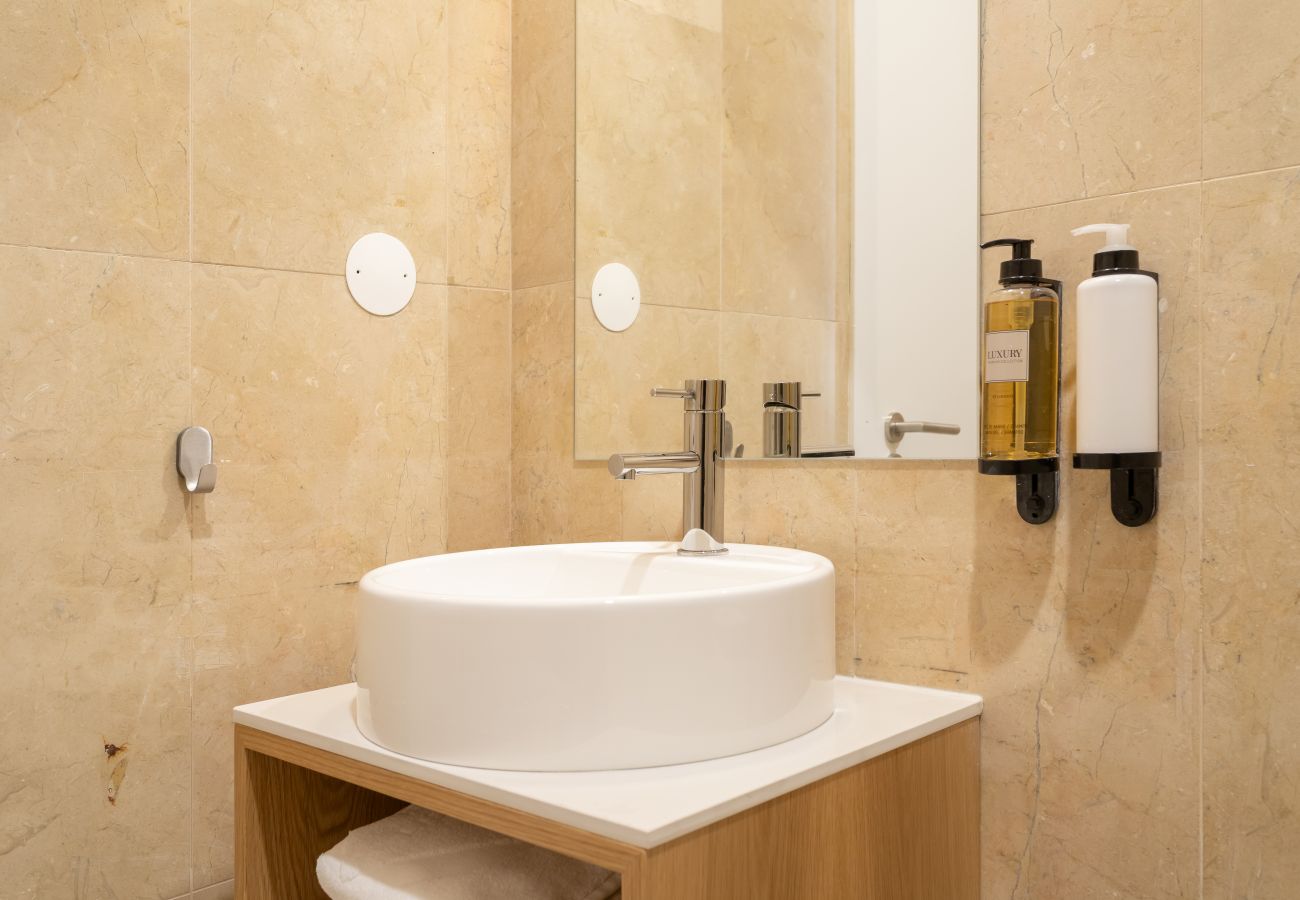 Studio in Lisbon - Lapa Diplomatic Flat 1.4 by Feel Lisboa