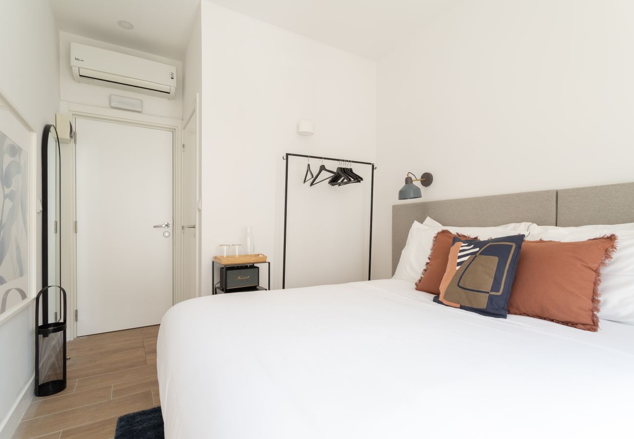 Rent by room in Lisbon - Lapa Diplomatic Suite 0.2 by Feel Lisboa