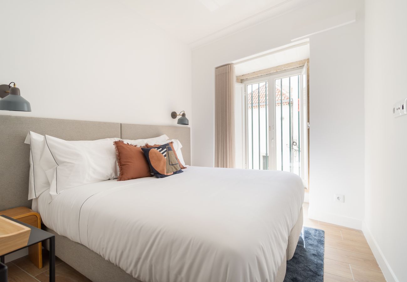 Rent by room in Lisbon - Lapa Diplomatic Suite 0.2 by Feel Lisboa