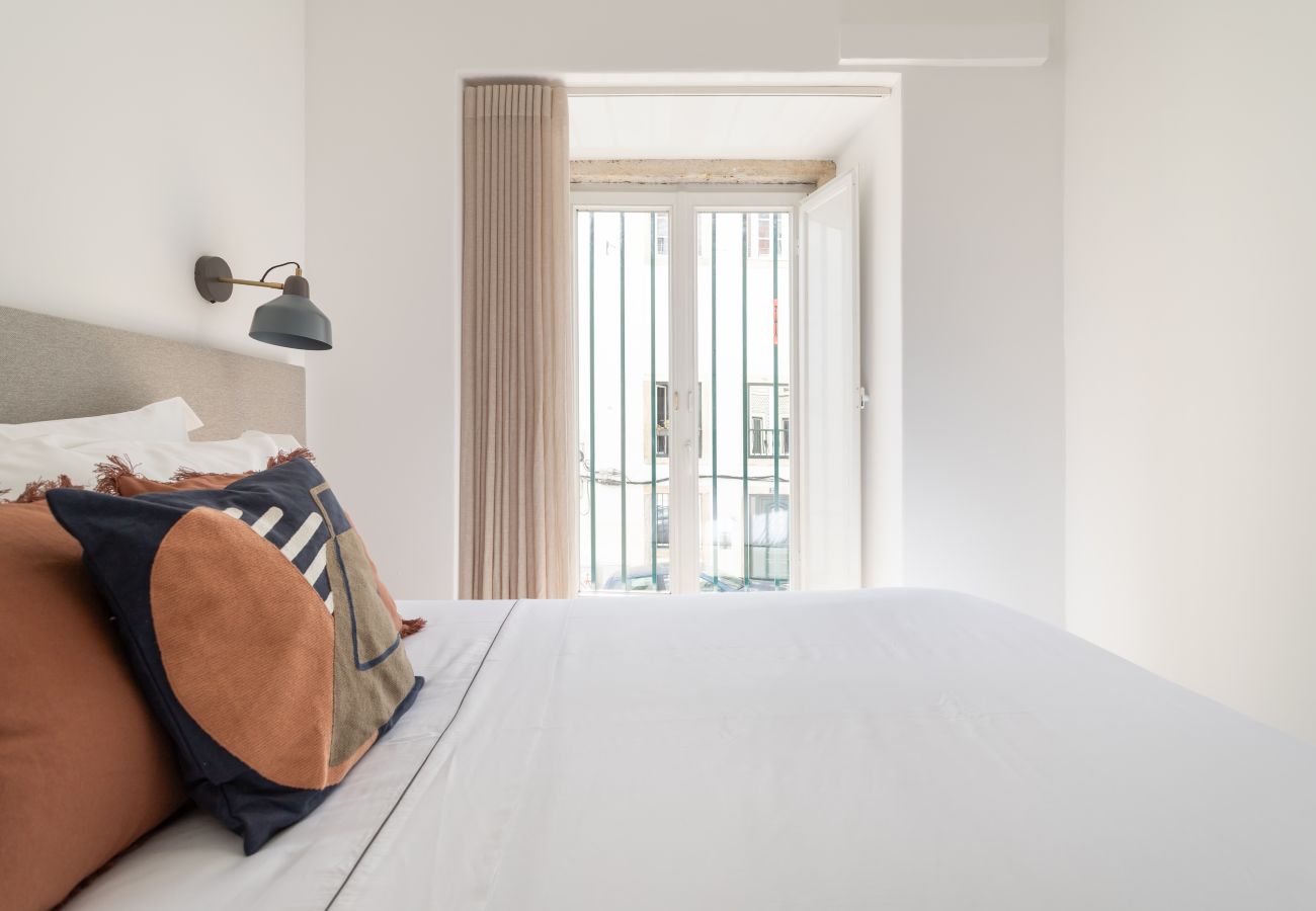 Rent by room in Lisbon - Lapa Diplomatic Suite 0.2 by Feel Lisboa