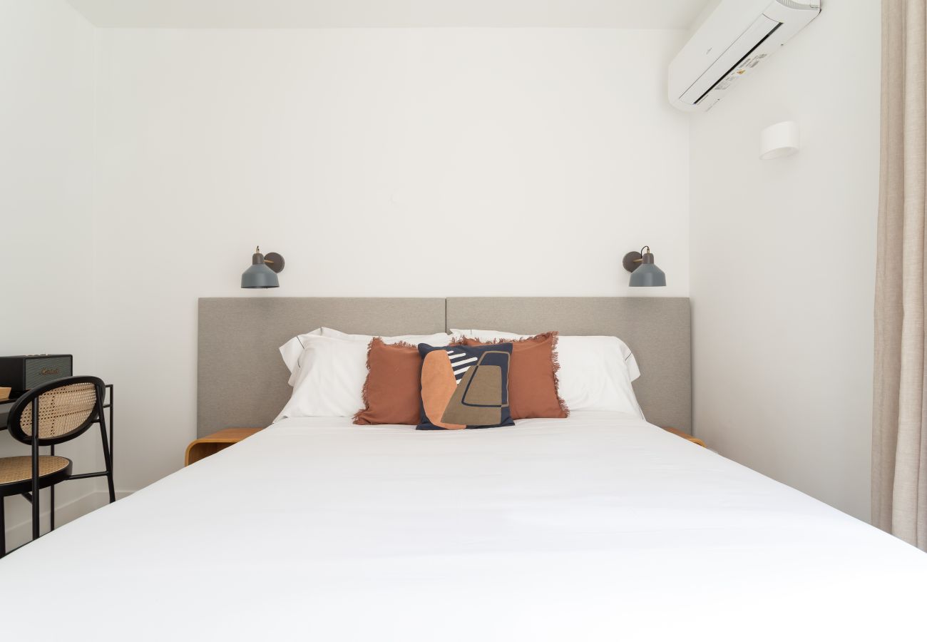 Rent by room in Lisbon - Lapa Diplomatic Suite 0.5 by Feel Lisboa