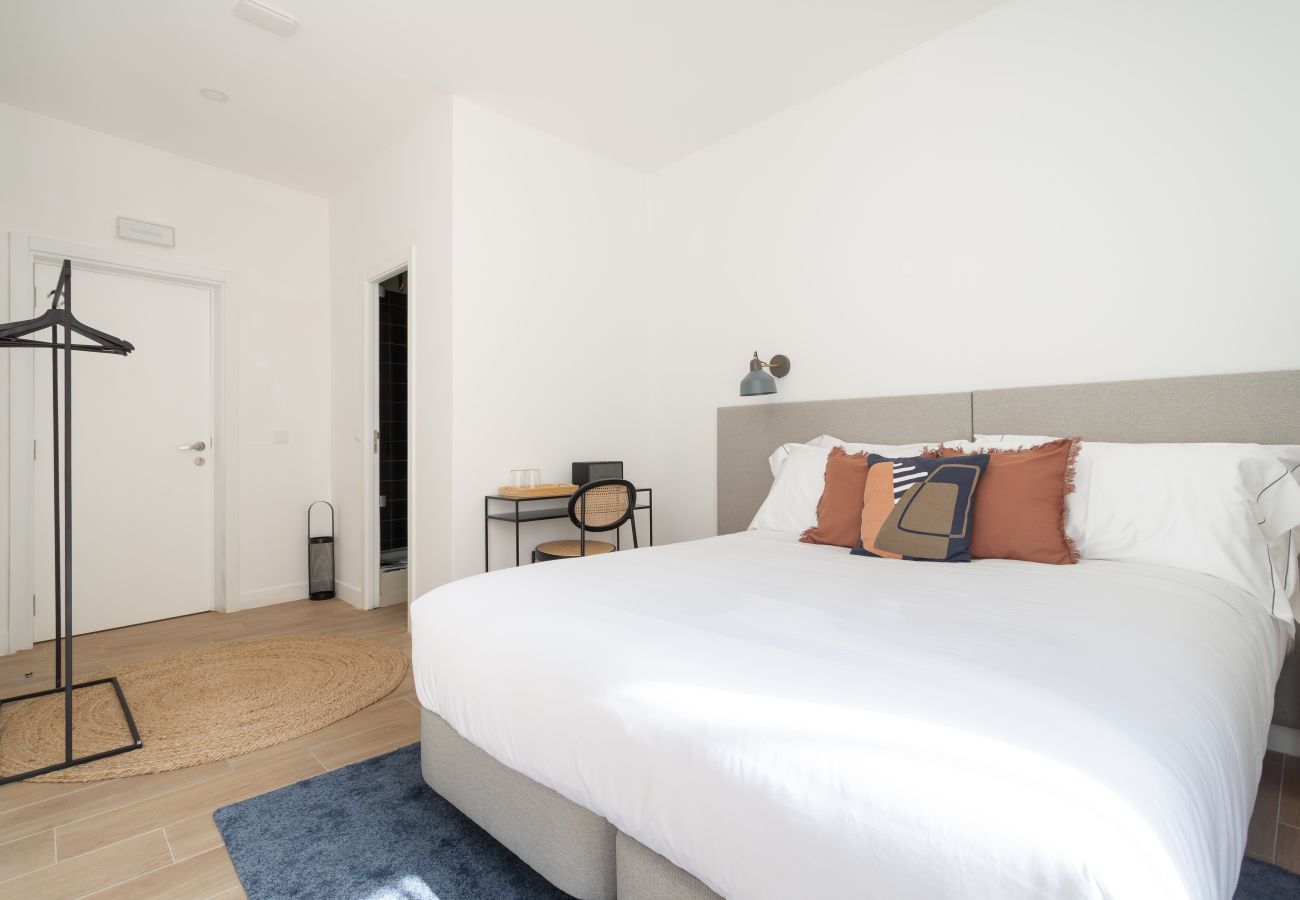Rent by room in Lisbon - Lapa Diplomatic Suite 0.5 by Feel Lisboa