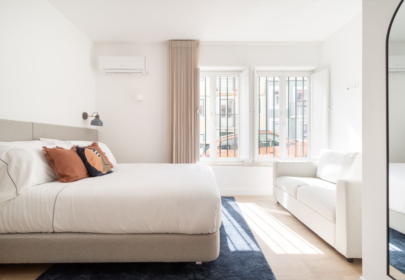 Rent by room in Lisbon - Lapa Diplomatic Suite 0.5 by Feel Lisboa