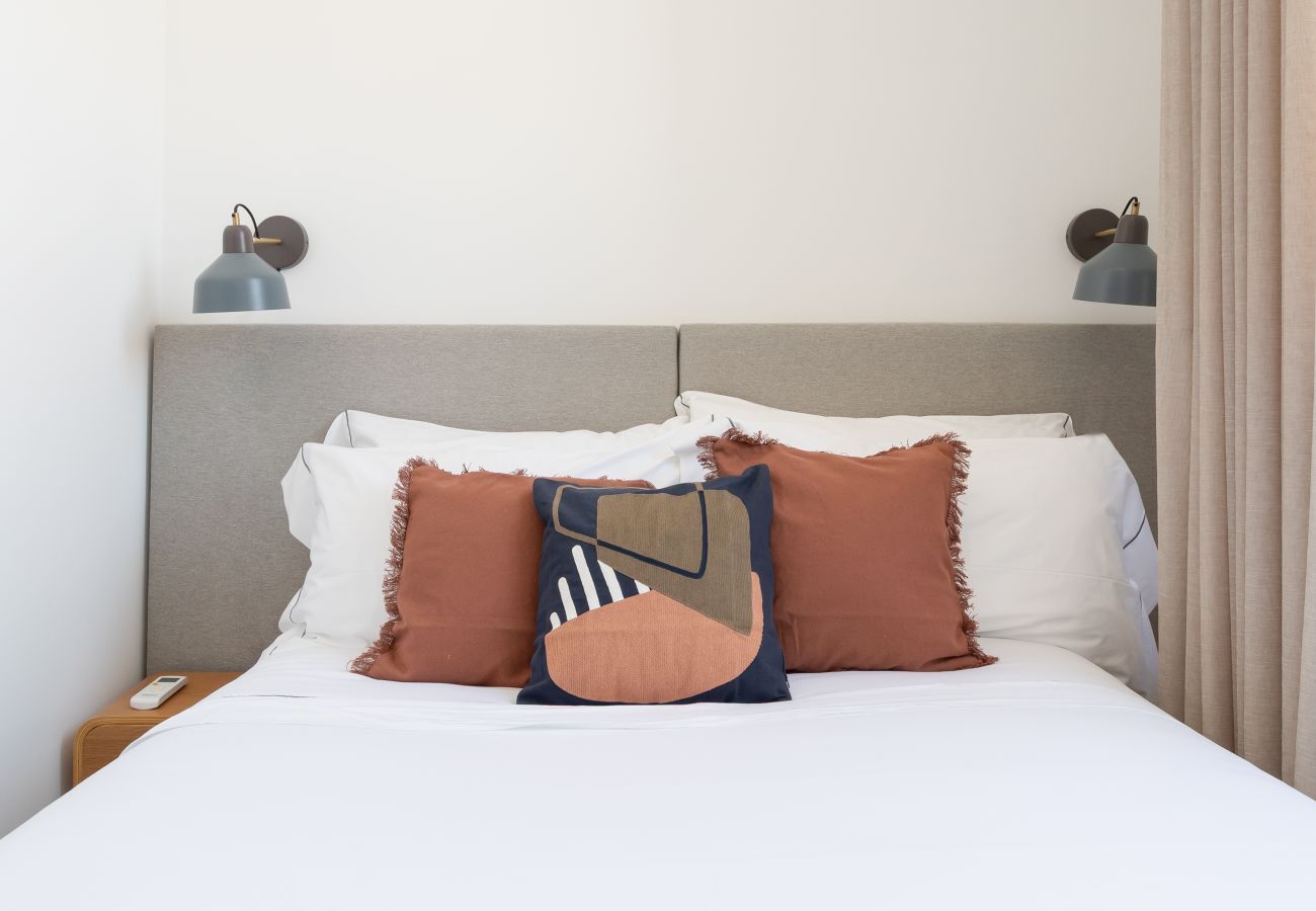 Rent by room in Lisbon - Lapa Diplomatic Suite 2.2 by Feel Lisboa