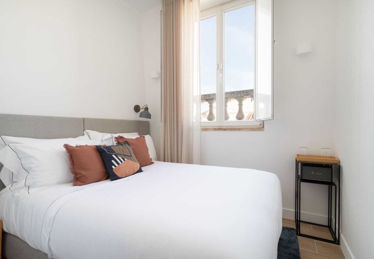 Rent by room in Lisbon - Lapa Diplomatic Suite 2.2 by Feel Lisboa