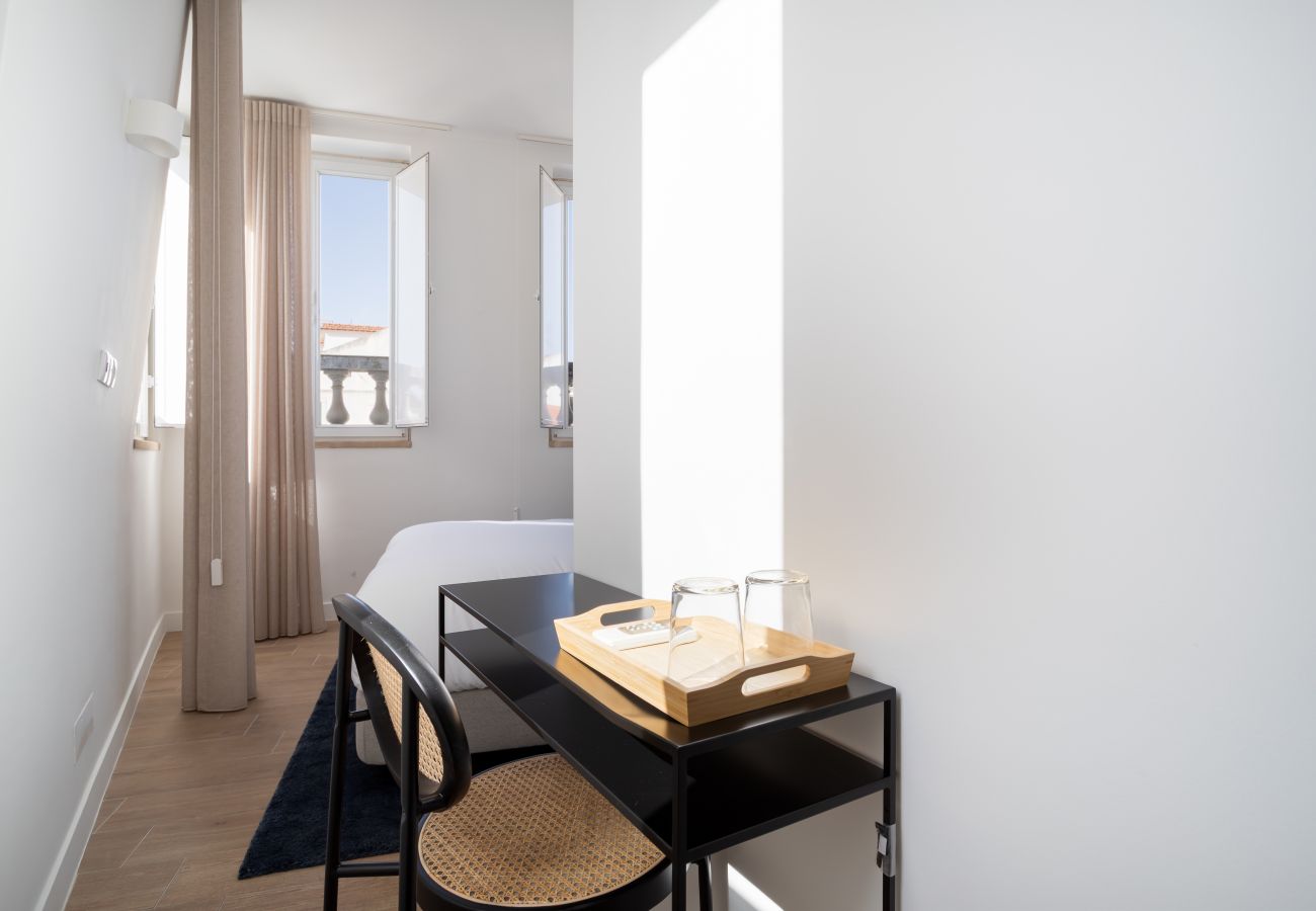 Rent by room in Lisbon - Lapa Diplomatic Suite 2.3 by Feel Lisboa